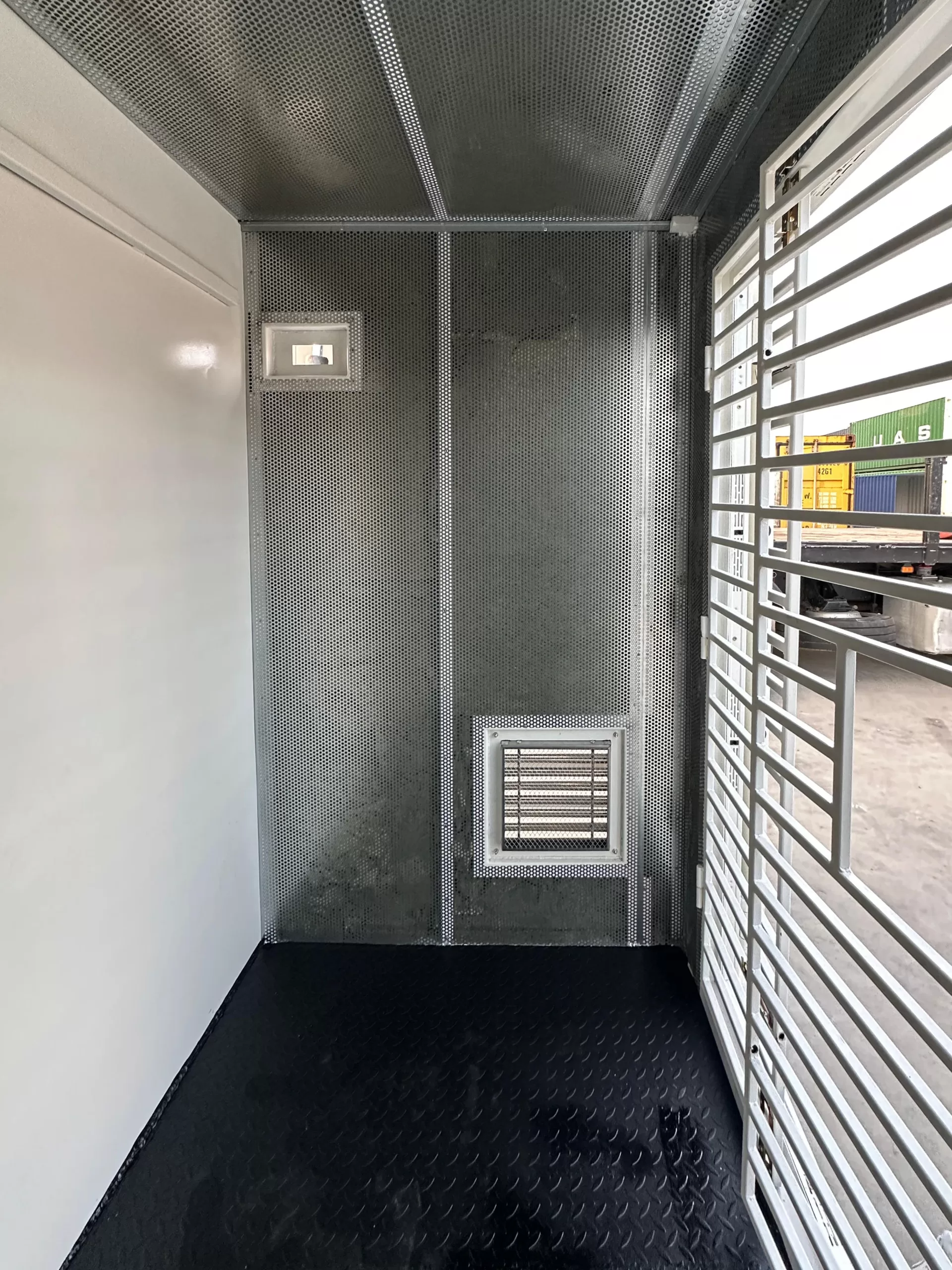interior container tehnic 2 scaled