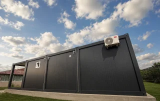 Casă modulară realizată din 3 containere