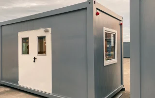 Spații sanitare din containere modulare