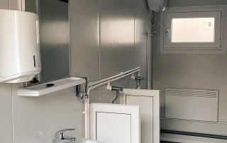 Spații sanitare din containere modulare