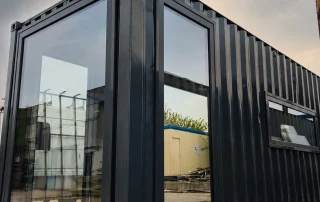 Casă din container