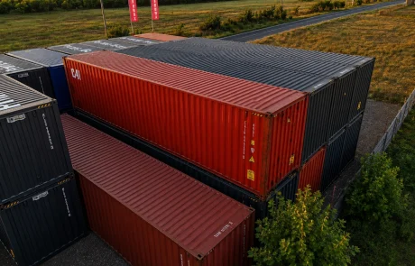 Containere maritime de vânzare, noi și second-hand: 20 ft, 40 ft și High Cube. Verificare, modificare și transport în România. Cere ofertă Prime Box.