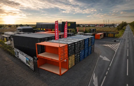 Containere maritime de vânzare, noi și second-hand: 20 ft, 40 ft și High Cube. Verificare, modificare și transport în România. Cere ofertă Prime Box.