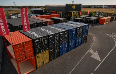 Containere maritime de vânzare, noi și second-hand: 20 ft, 40 ft și High Cube. Verificare, modificare și transport în România. Cere ofertă Prime Box.